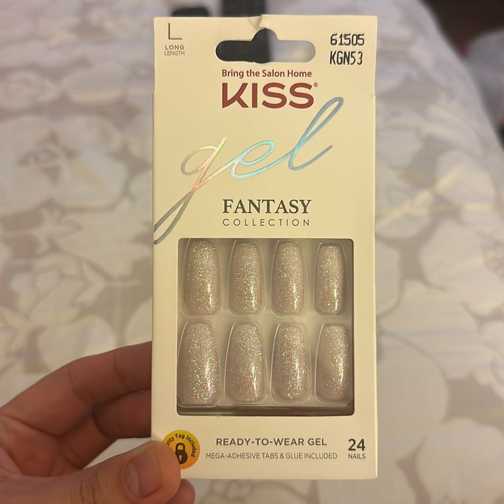 Kiss gel fantasy collection press-on nails